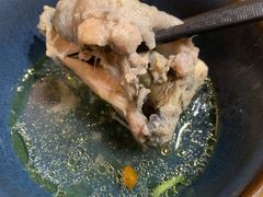 建水汽锅鸡小份-麦麦山云南菜(复地活力城店)