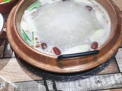 -虾弄弄海派小龙虾·牛羊蝎子火锅