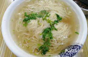 Hand-pulled细 Noodles