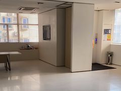 -卡罗酒店(东门晒布地铁站店)