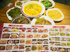-小三峡食府(西五路店)
