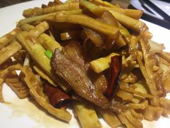 野竹笋炒腊肉-房陵农家(东亭店)