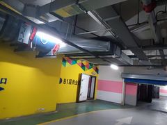 -爱琴海购物公园-地下停车场