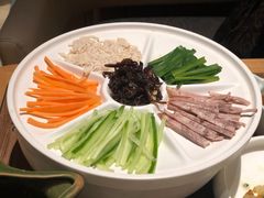 鸡丝凉米线-云海肴云南菜(浦江欢乐颂店)
