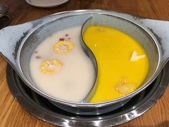 金汤猪肚鸡双味锅-青瓷火锅料理(西单大悦城店)
