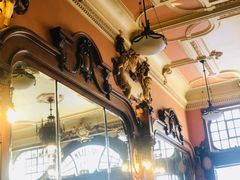 -Majestic Café
