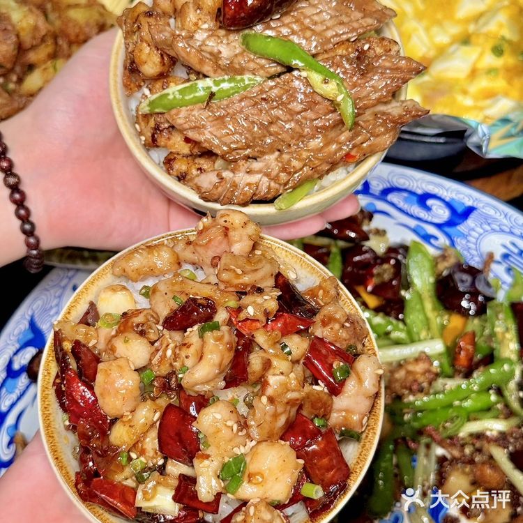 可惜你不在成都,武侯祠这家苍蝇馆子好吃s啦