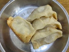 -黄阿姨锅贴大王(万航渡路店)