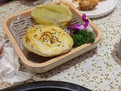 -小董哥烤串·爆汁大油边(故宫店)