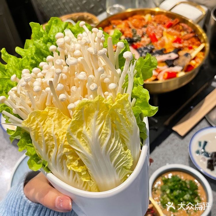 北京探店|📍冬日里的小确幸-喵十三串串香·肥肠兔火锅