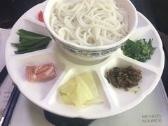 三鲜过桥米线-蒙自源米线大王(白云机场店)
