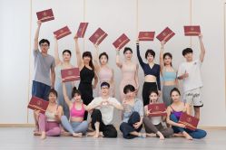 -亚太瑜伽普拉提学院