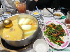 -禄婶鸡煲·打边炉