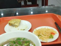 -牛一嘴·兰州牛肉面·大盘鸡(财富中心店)