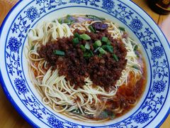 -渝之汇牛肉豌杂面