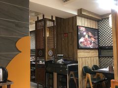 大堂-草家酱蟹炭火烤肉店(珲春南路一店)