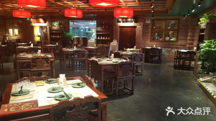 小吊梨汤·北京菜·烤鸭(长安商场-首都博物馆店)大堂图片