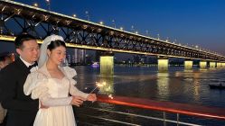 -青禾蒙娜丽莎婚纱摄影(武汉总店)