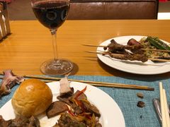 -亚龙湾希尔顿自助餐厅·海鲜·烧烤·沙滩BBQ·现场乐队