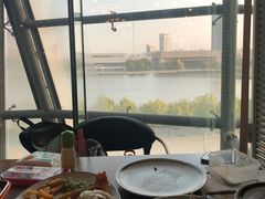 靠窗位-FISH&POTATO Cō(地中海美食 万象城店)