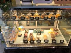 面包甜点陈列柜-MIAO COFFEE