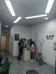 -V8潮牌·接发烫染连锁