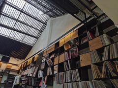 -黑胶星球(华发中城商都店)