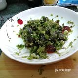 炎炎夏日，来一份超下饭的凉拌皮蛋呀！