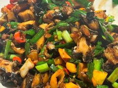 山韭爆螺片-千百味红餐厅·江西菜(绿地双子塔店)