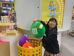 -m豆巧克力世界(上海世茂广场店)