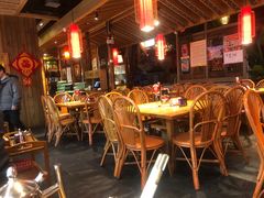大堂-野山舂·贵州现舂酸汤火锅(鸿通城店)