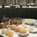 添好运在上海的几家分店，都开在热门商圈的大型商厦里
