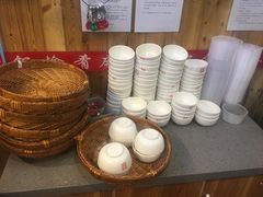 -愉肴麻辣香锅(中山路店)