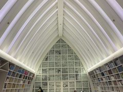 -钟书阁(松江泰晤士小镇店)