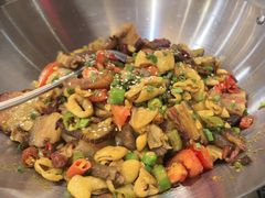 -老唐三下锅 ·张家界地标美食(溪布街店)