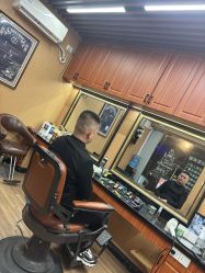 -纯剪男士理发馆·烫染专业店