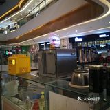 桃花漂露气，波中含烟翠～