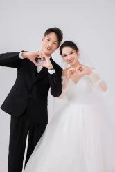 -雪中彩影婚纱摄影·微光艺术中心