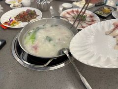 -郑猛记石岐鸽主题餐厅(长江店)