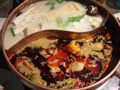-三人行骨头王火锅(长寿店)