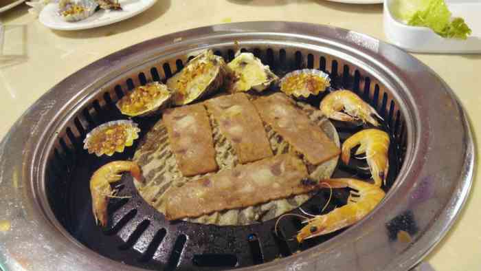 谭氏烧烤-"性价比挺高的一个地方!服务态度很好!老板.