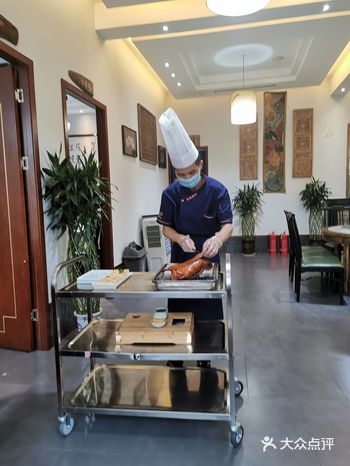 让我心心念念的烤鸭。 「香酥不腻烤鸭」烤鸭是我心头好