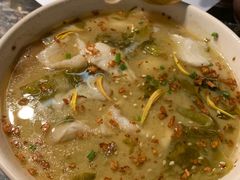 -桂二老坛酸菜鱼(三街两巷店)
