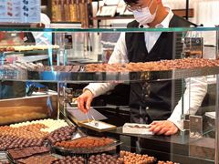 -Laderach 莱德拉(上海环贸iapm店)