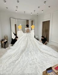 -Renee芮亦婚纱(原丽莎)