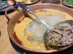 -洱火云南酸菜牛肉火锅(石景山当代商城店)