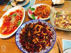 -临界音乐酒馆·小龙虾·江湖菜(华熙LIVE·鱼洞店)