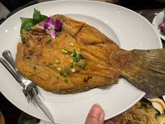 -Chom Cafe and Restaurant