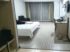 -怡莱精品酒店(苏州新区何山地铁站店)