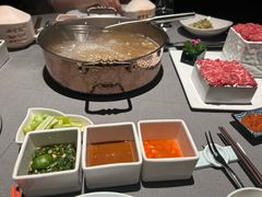 -左庭右院鲜牛肉火锅黑金店(陆家嘴中心店)